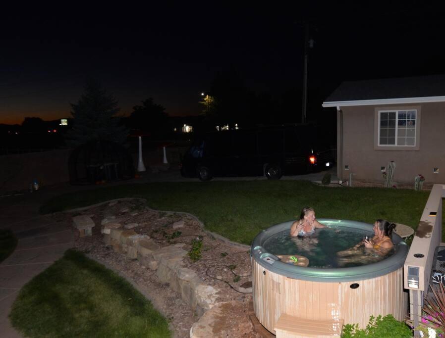 Tacit Shadow Resort Shangri-La King Suite, Gym, Coffee Bar, Hot-Tub, Free Laundry, Food Available Parowan ภายนอก รูปภาพ