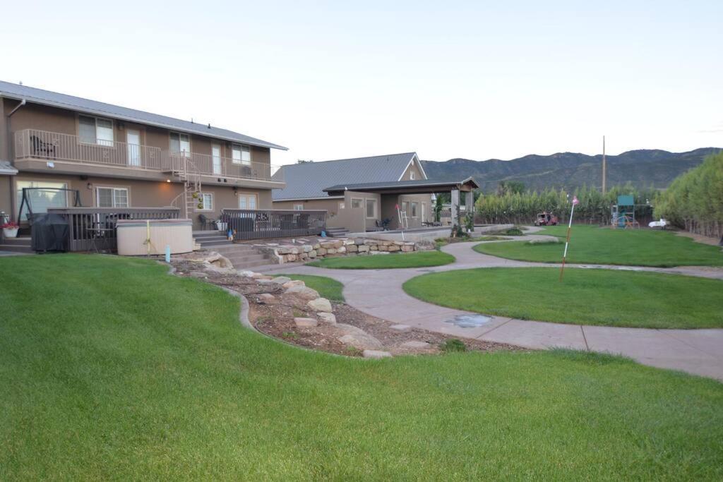 Tacit Shadow Resort Shangri-La King Suite, Gym, Coffee Bar, Hot-Tub, Free Laundry, Food Available Parowan ภายนอก รูปภาพ